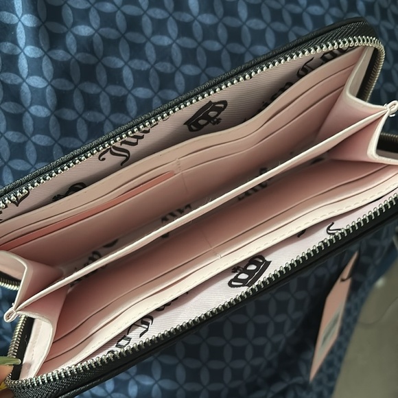 Juicy Couture Black Velvet long zipper Wallet - Picture 12 of 14